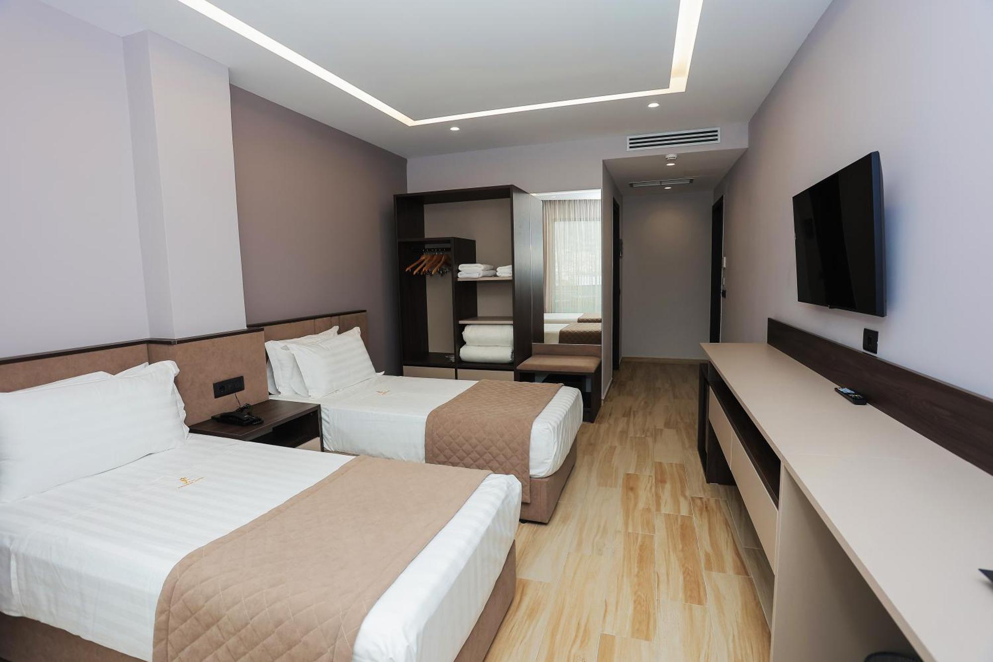 Joelle Premium Hotel Sarandë エクステリア 写真