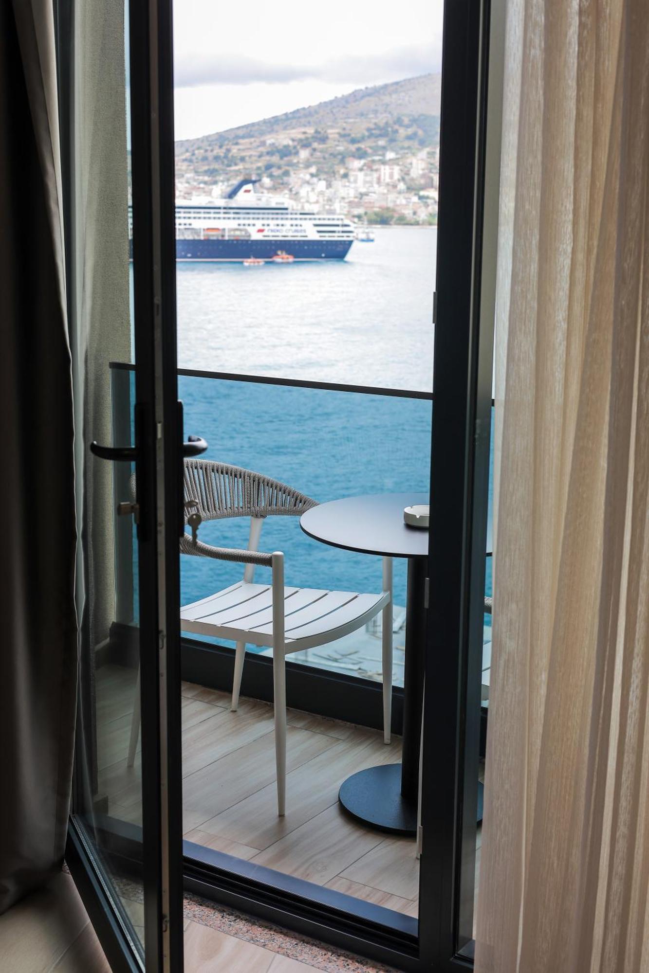 Joelle Premium Hotel Sarandë エクステリア 写真